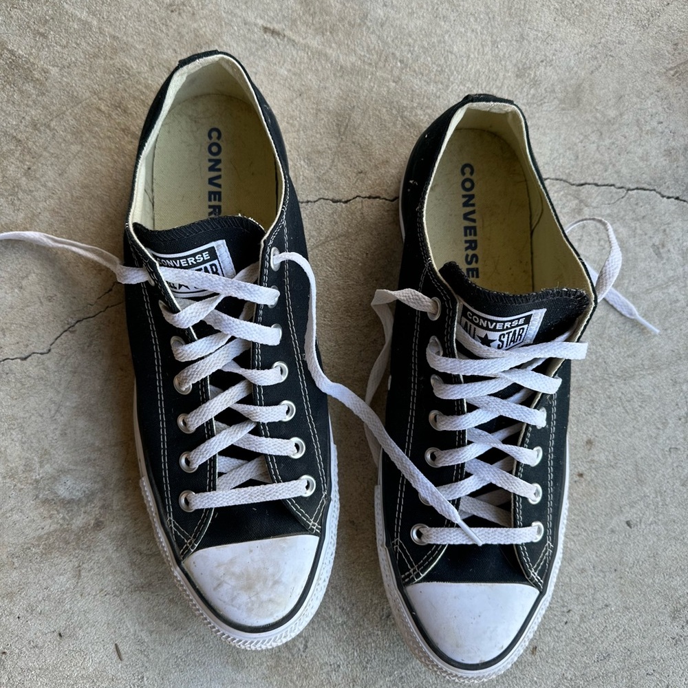 Black converse size men’s 11.5